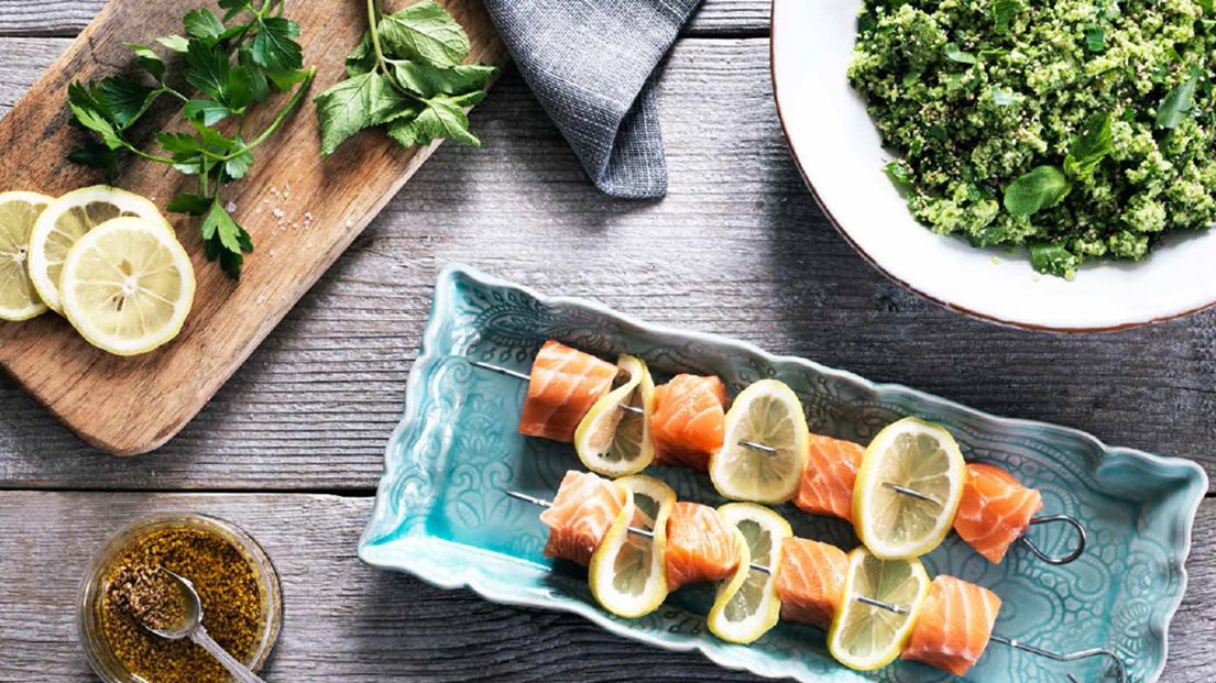 Laksekebab Med Broccoli Tabbouleh Opskrift Nemlig Com