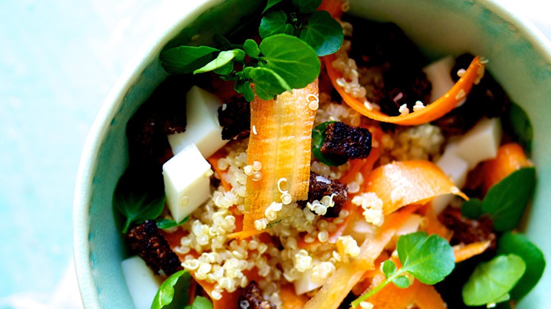 Quinoa-salat med gulerod og | Se opskrift her!